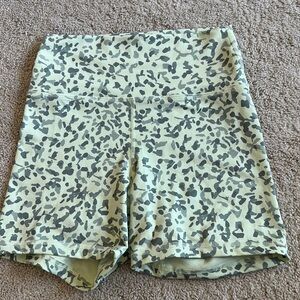 Fleo true high shorts